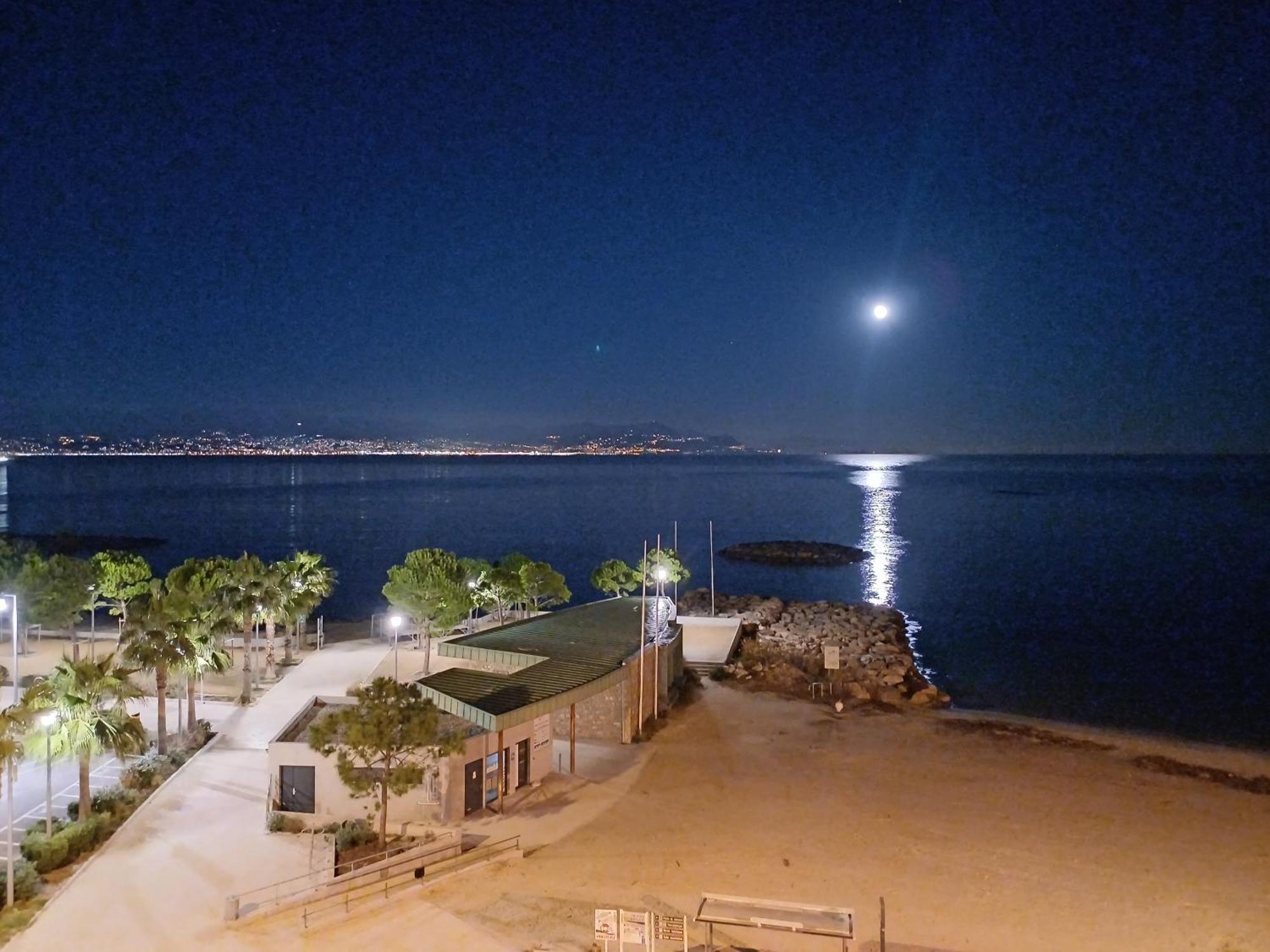 Appartement Antibes: A Nest Perched On The Sea! Antibes