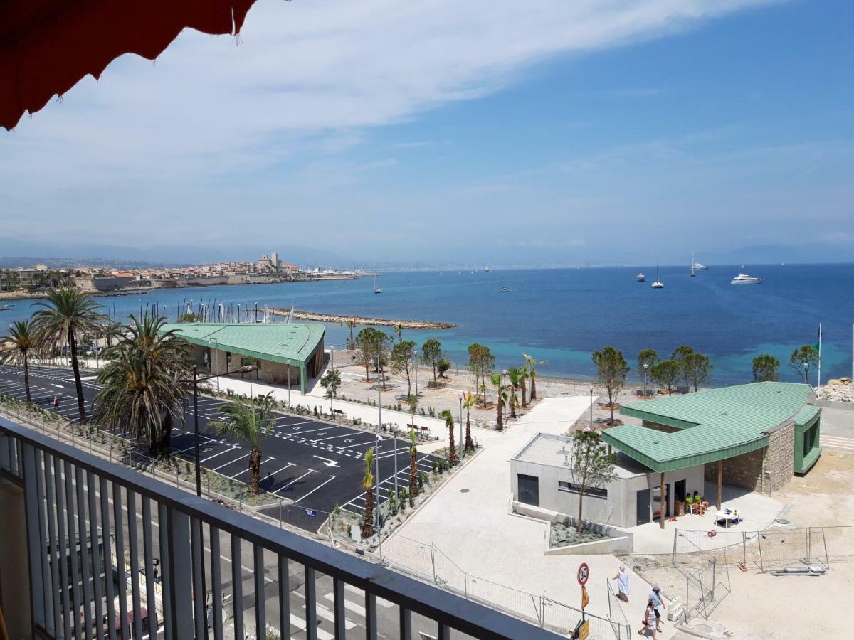 Apartment Antibes: A Nest Perched On The Sea! *
